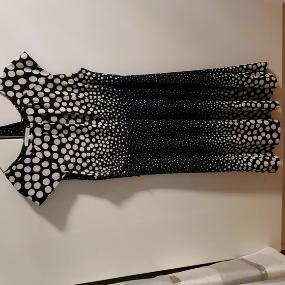 Dress - Picture 1 of 1